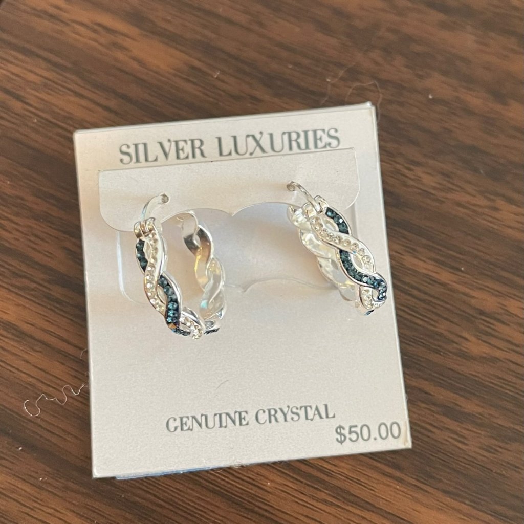 Silver Luxuries Genuine Crystal Earrings (M20) 3272022